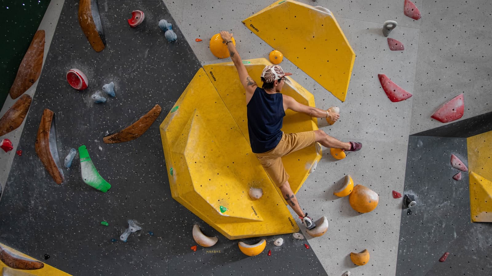 Bouldering & Climbing Walls in Edinburgh (Beginner's Guide)